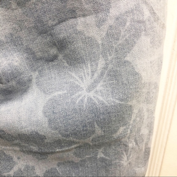 Gap Girlfriend Jeans WithSubtle Floral Print. - Picture 5 of 7